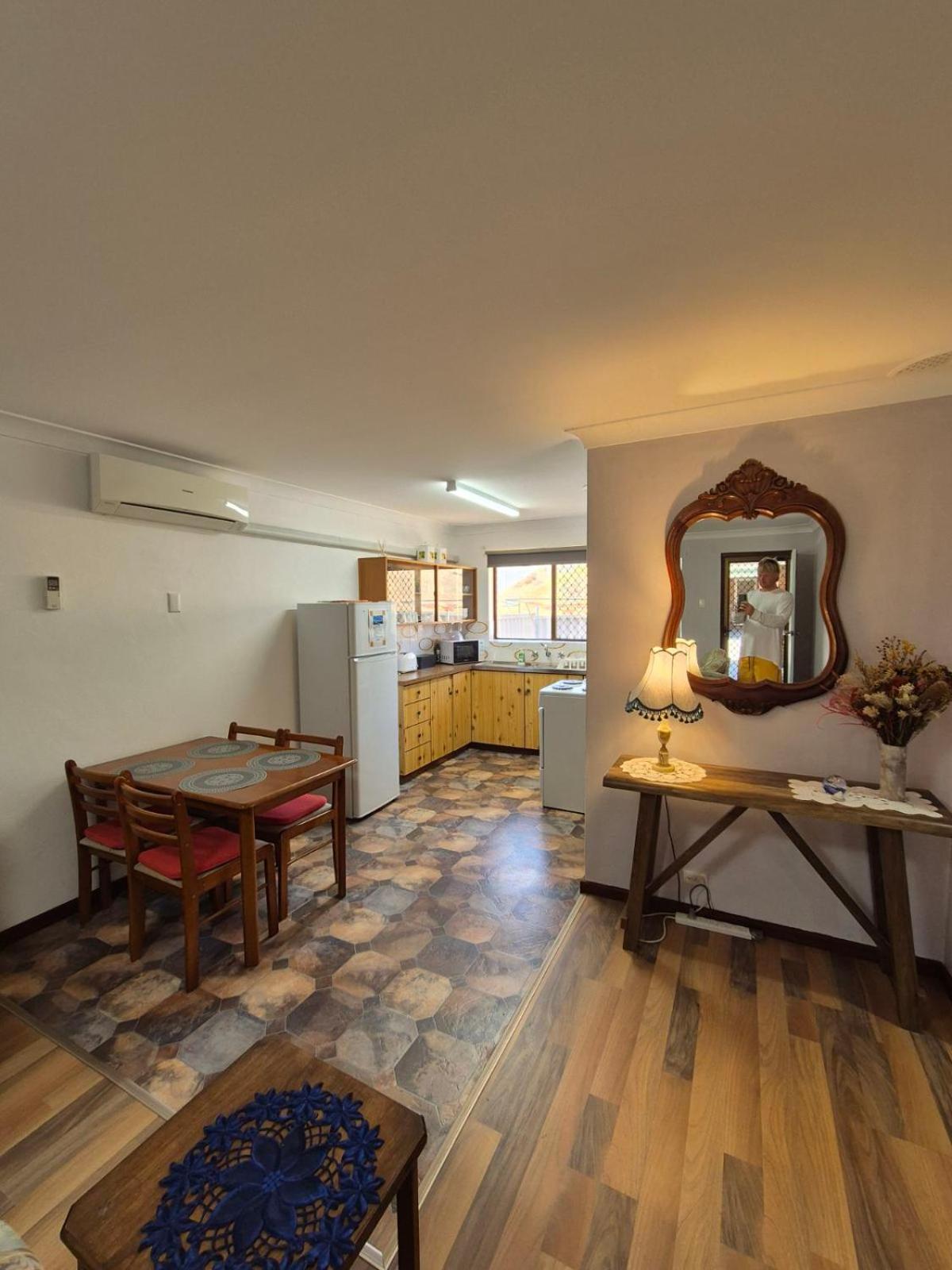 Champion Bay Beach Unit, With Own Carport, เจรัลด์ตัน ภายนอก รูปภาพ